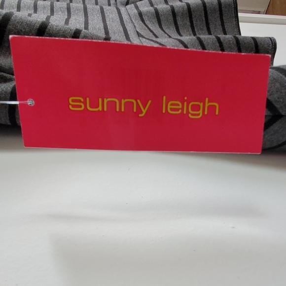 Sunny Leigh peplum shirt - Picture 3 of 4